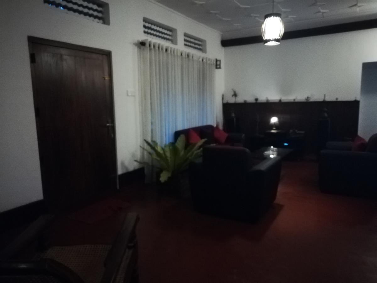Hotel Mahaweli Shades à Kandy Extérieur photo