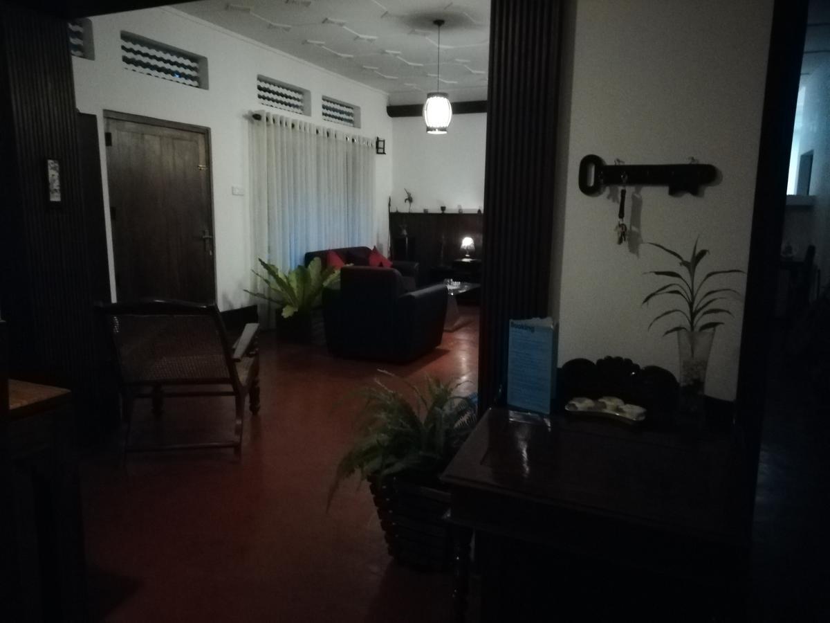 Hotel Mahaweli Shades à Kandy Extérieur photo