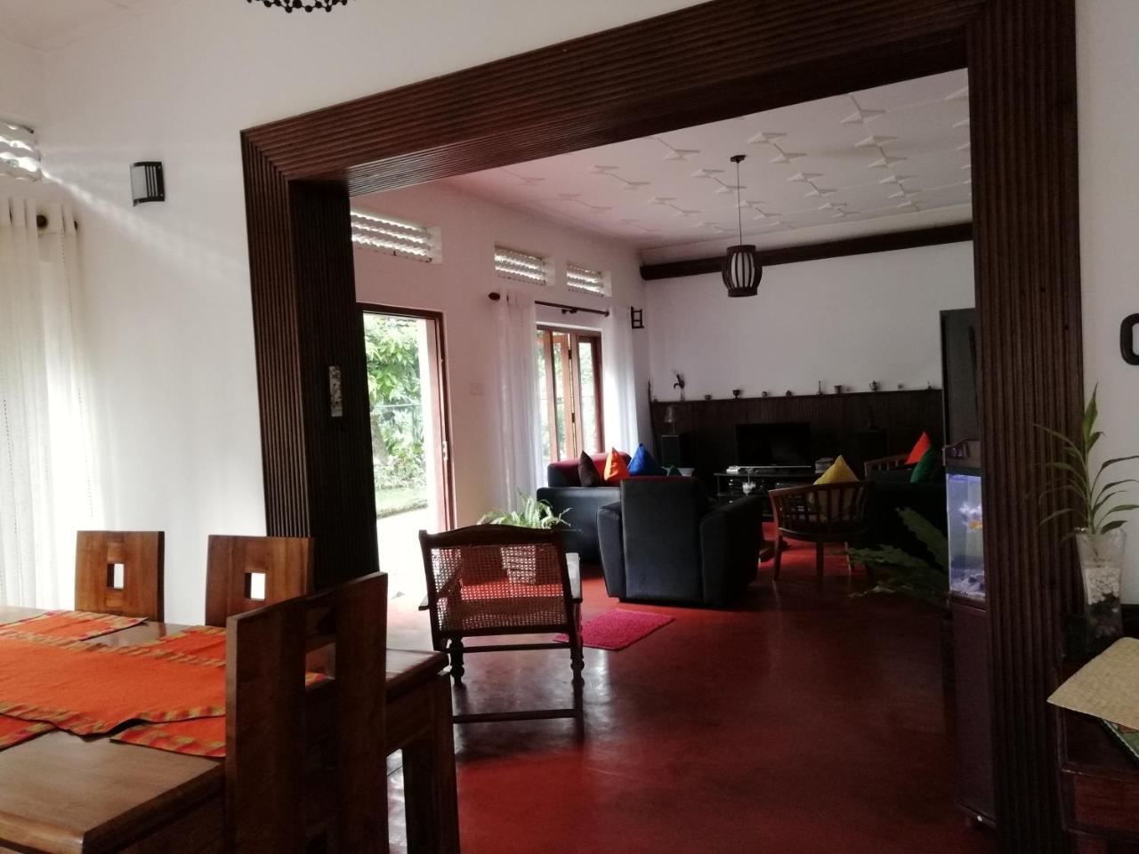 Hotel Mahaweli Shades à Kandy Extérieur photo