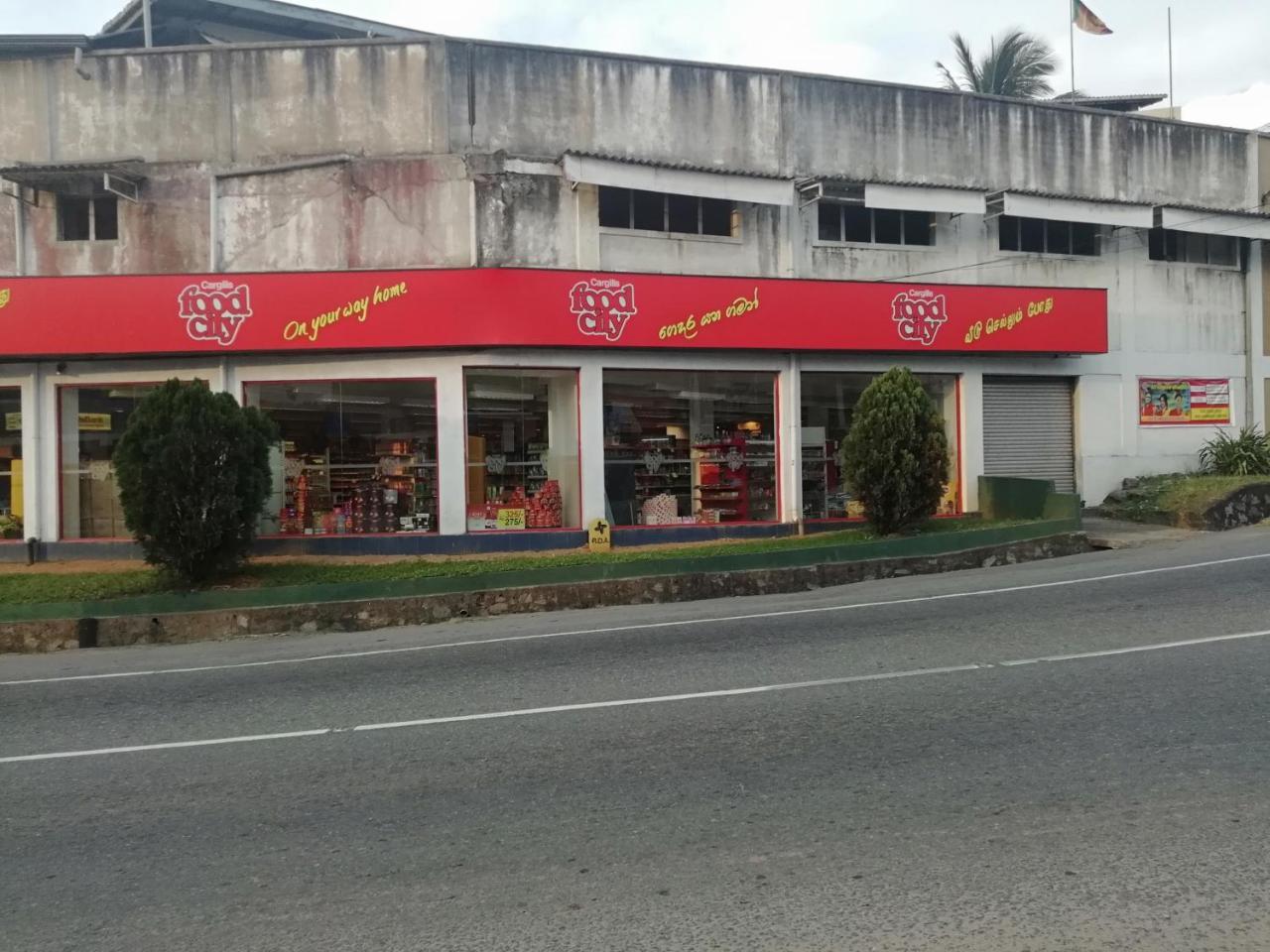 Hotel Mahaweli Shades à Kandy Extérieur photo